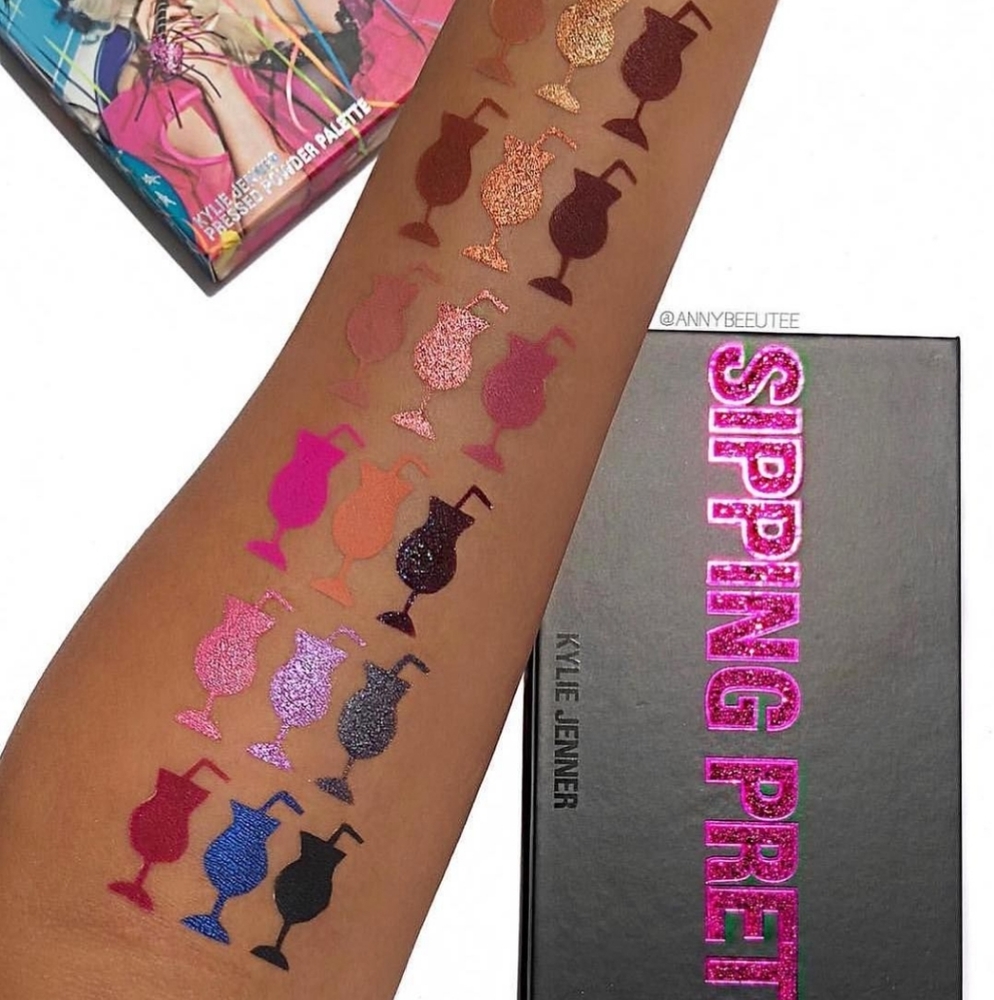*** SOLD!!! *** Kylie Jenner Sipping Pretty Palette - Picture 1 of 5